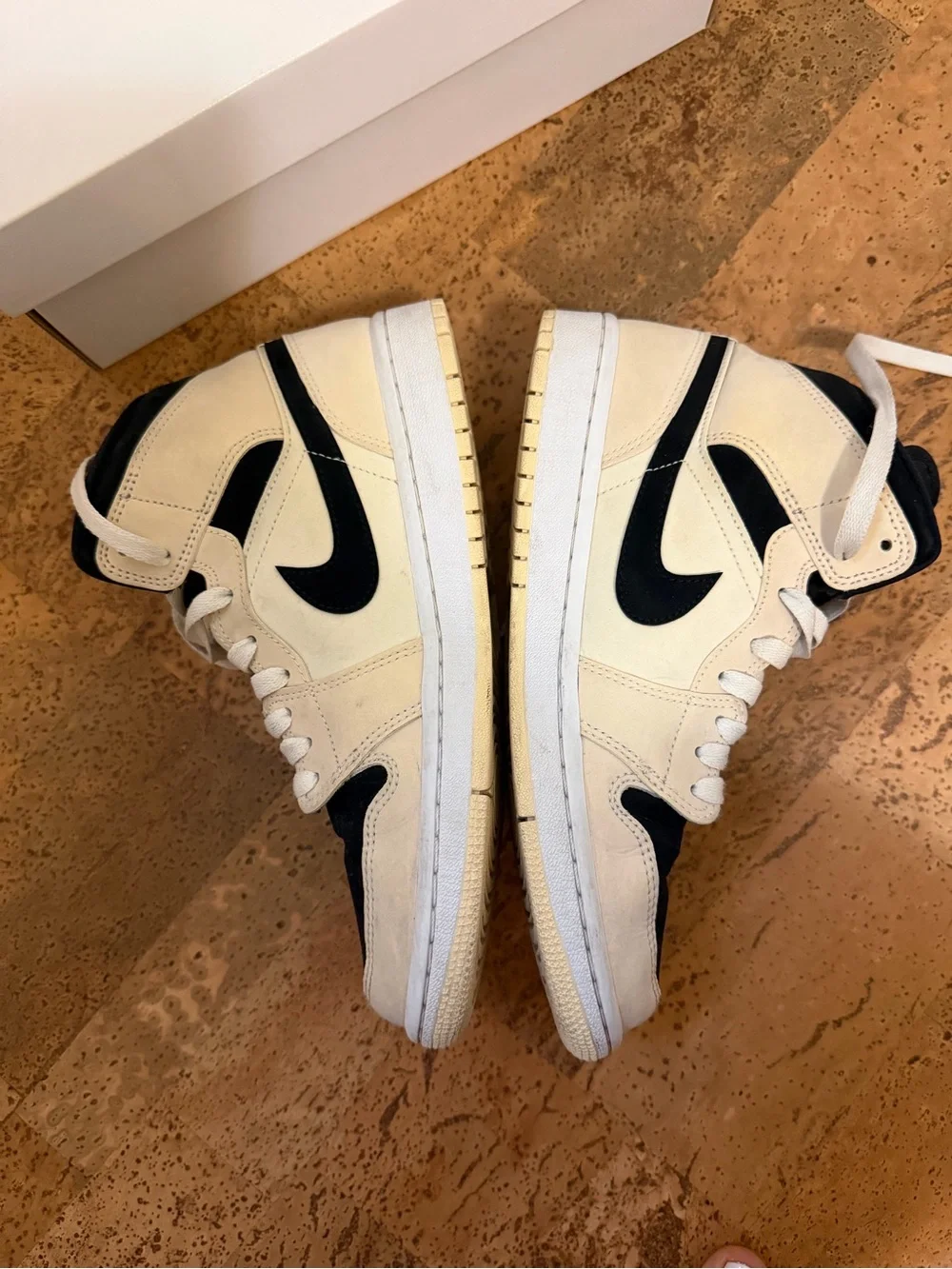 Wmns Air Jordan 1 Mid 'Barely Orange' With Box